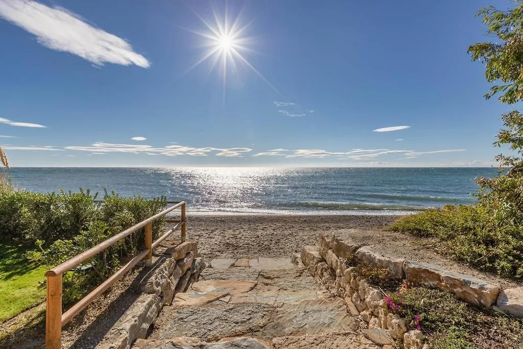Waterfront Apartment Estepona Španělsko